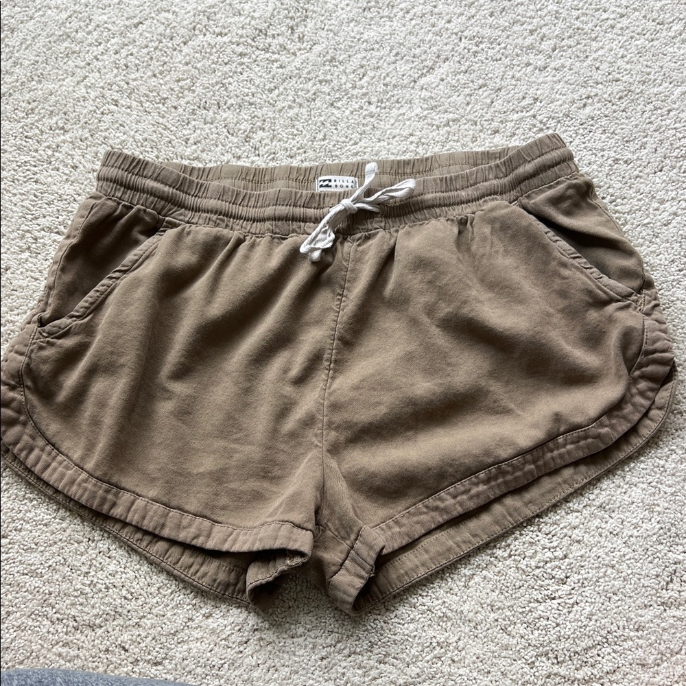 Billabong green comfy shorts size large